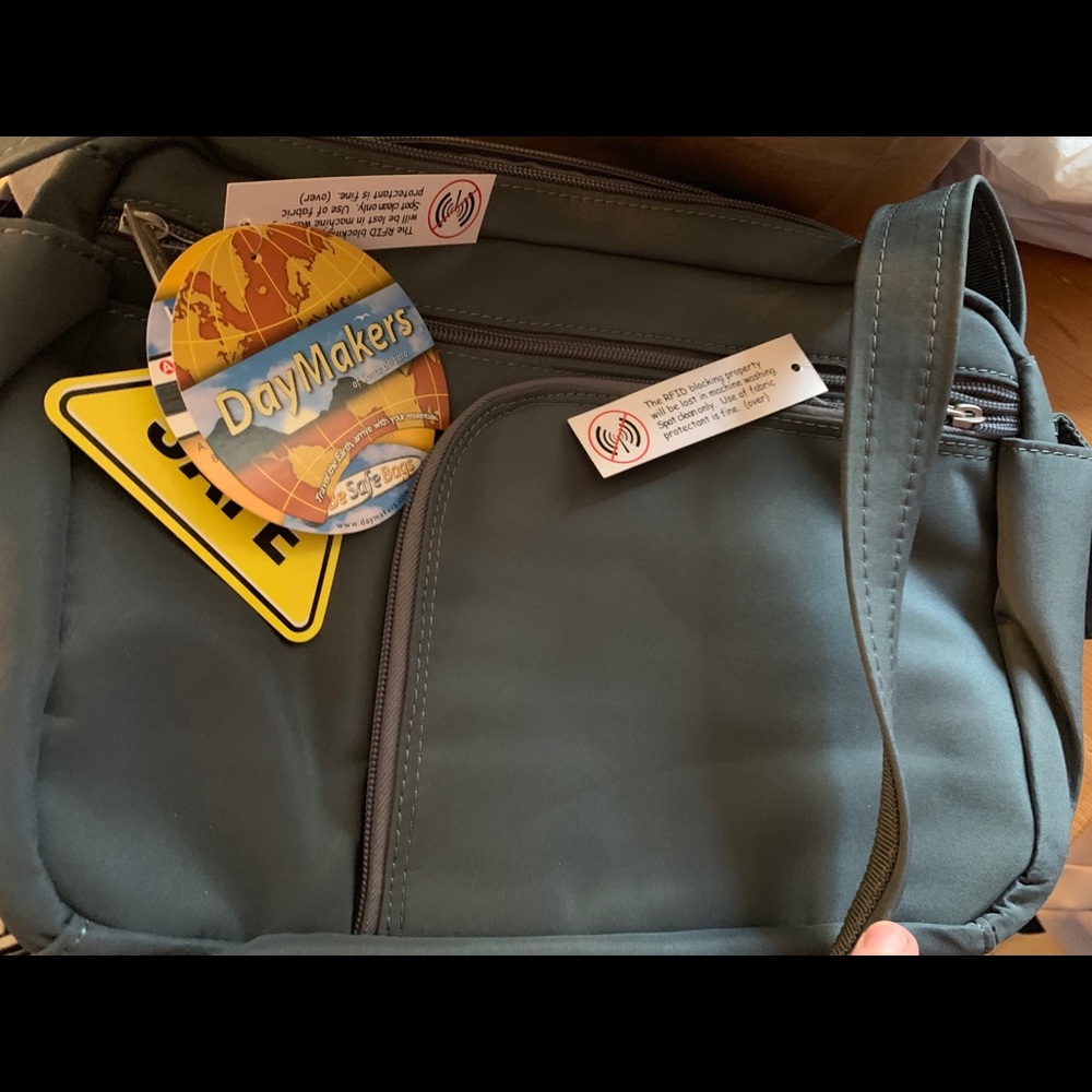 Daymakers anti theft purse